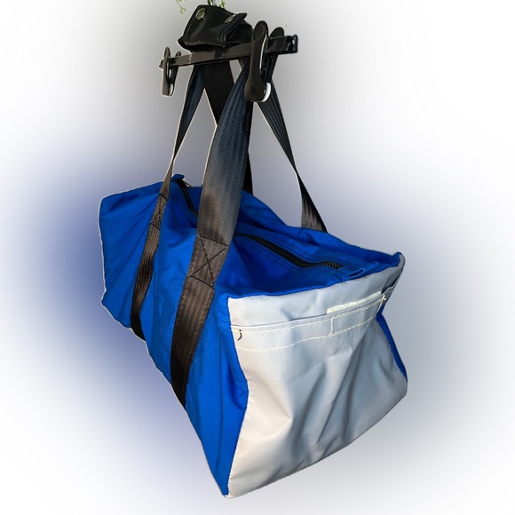 Duffel bag - Picture 3 of 11